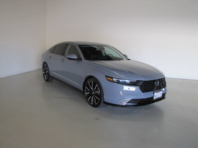 Certified Used 2024 Urban Gray Pearl Honda Touring image 3