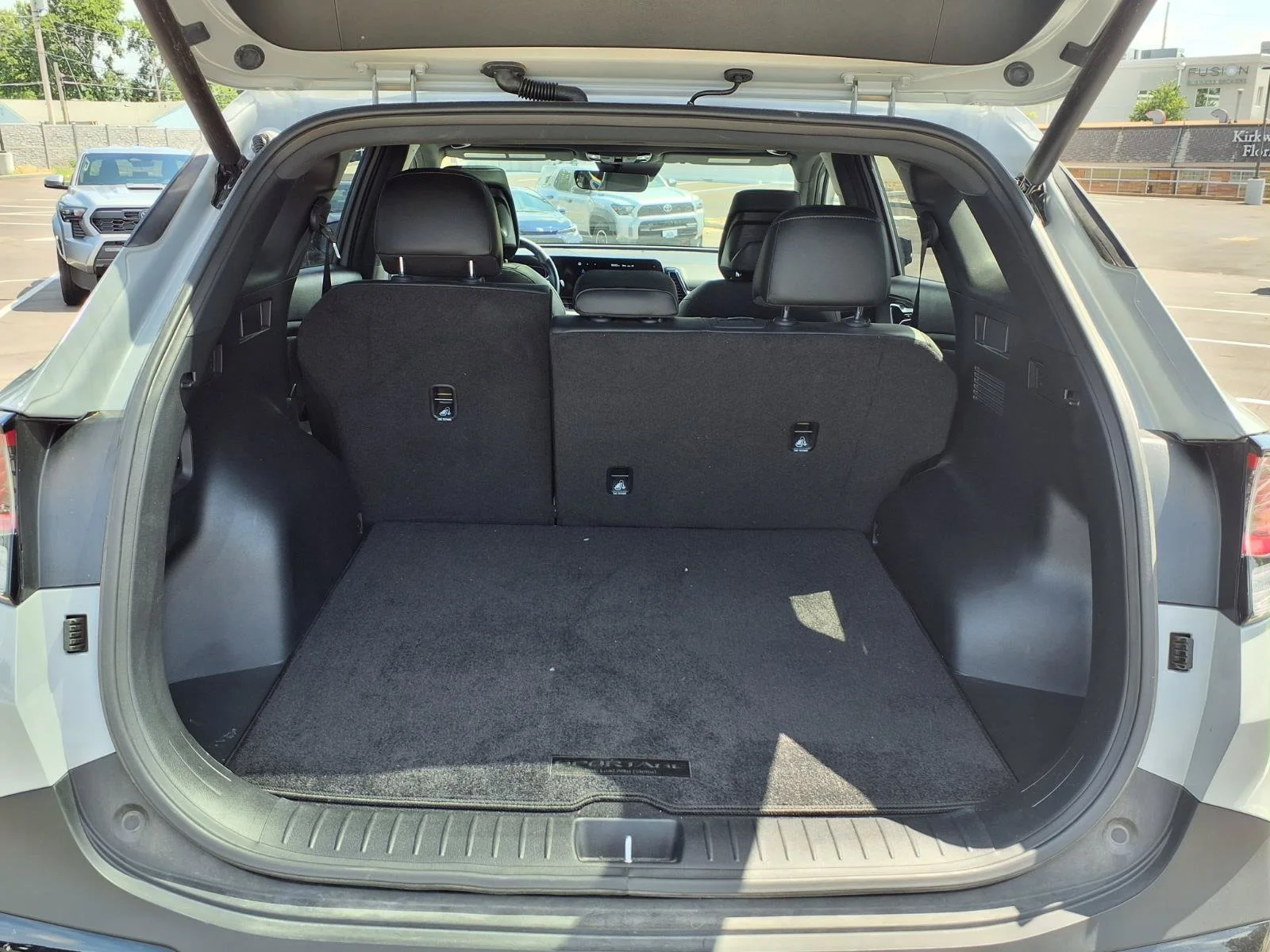 Used 2025 Wolf Gray Kia X-Line image 26