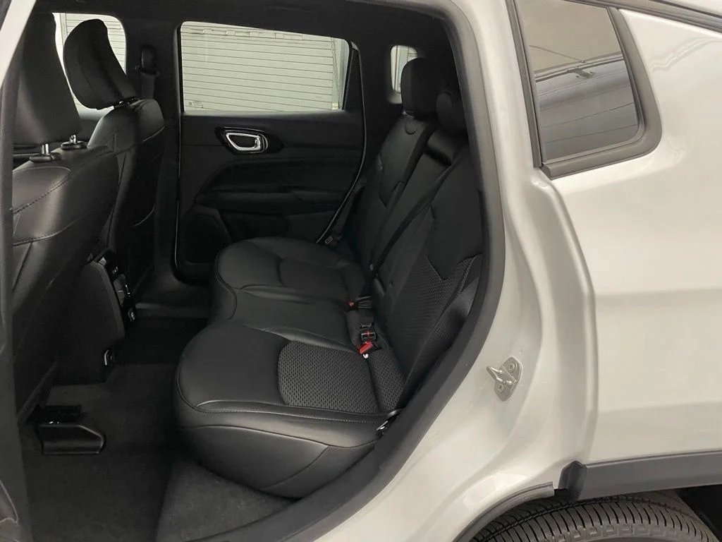 New 2026 White Jeep Latitude image 16
