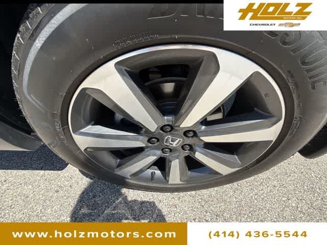 Used 2025 White Honda Touring image 33
