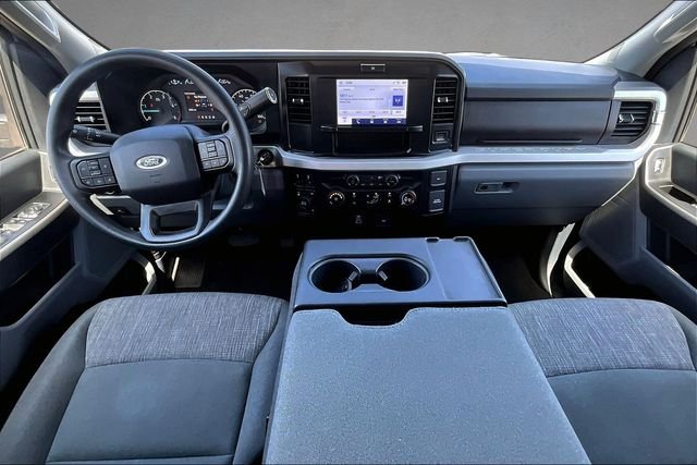 Used 2025 Oxford White Ford XLT image 12