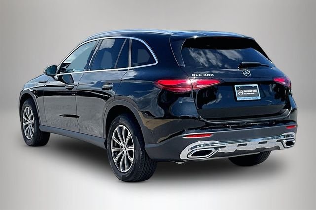 Used 2024 Black Mercedes-Benz GLC 300 image 4