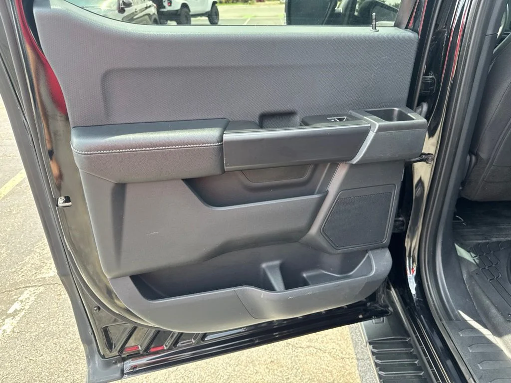 Used 2022 Black Metallic Ford XL image 31
