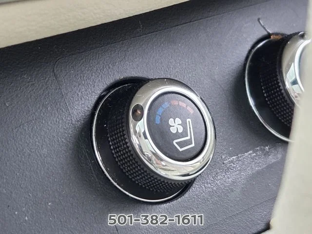 Used 2017 White Nissan Platinum image 23