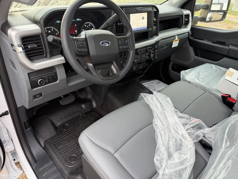 2026 Ford F-350 Super Duty Chassis Cab XL - Photo 6