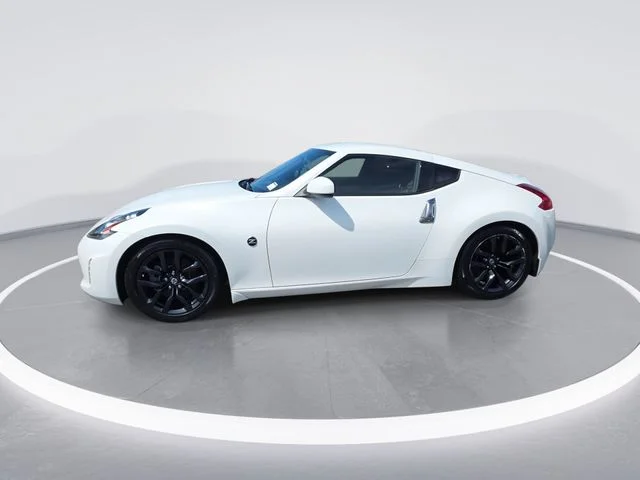 Used 2020 White Nissan Base image 4