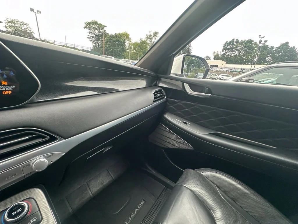 Used 2022 White Hyundai Calligraphy image 18