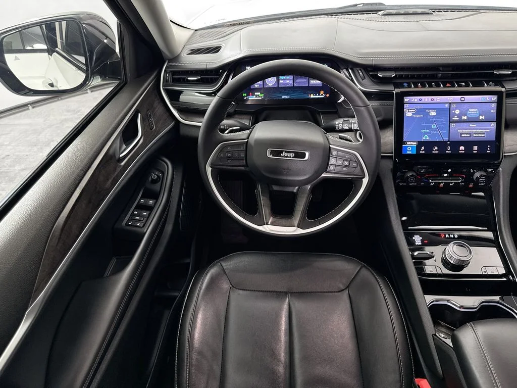 Used 2022 White Jeep 4xe image 21