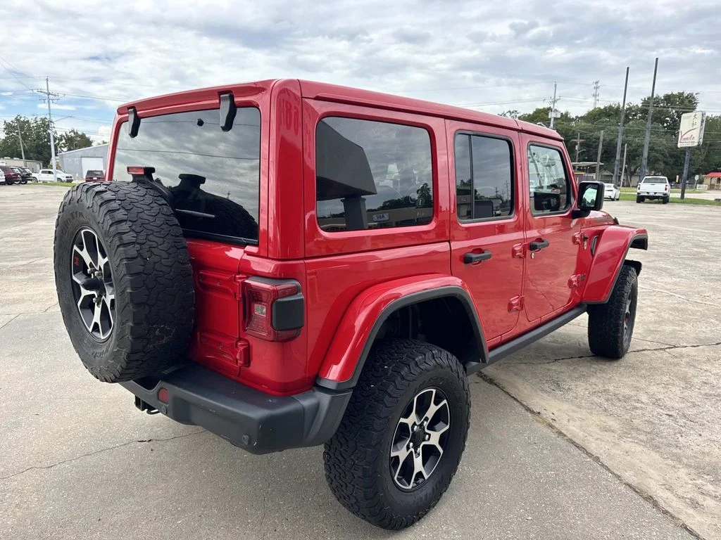 Used 2018 Red Jeep Unlimited Rubicon image 16