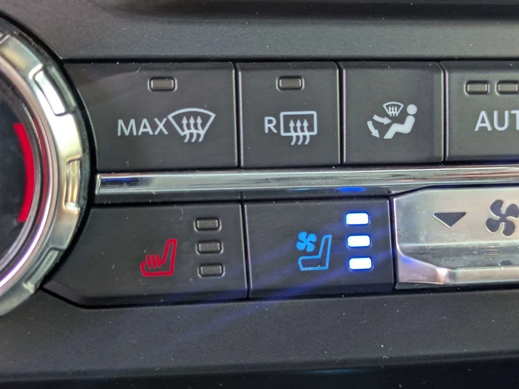 Used 2022 Blue Ford King Ranch image 26