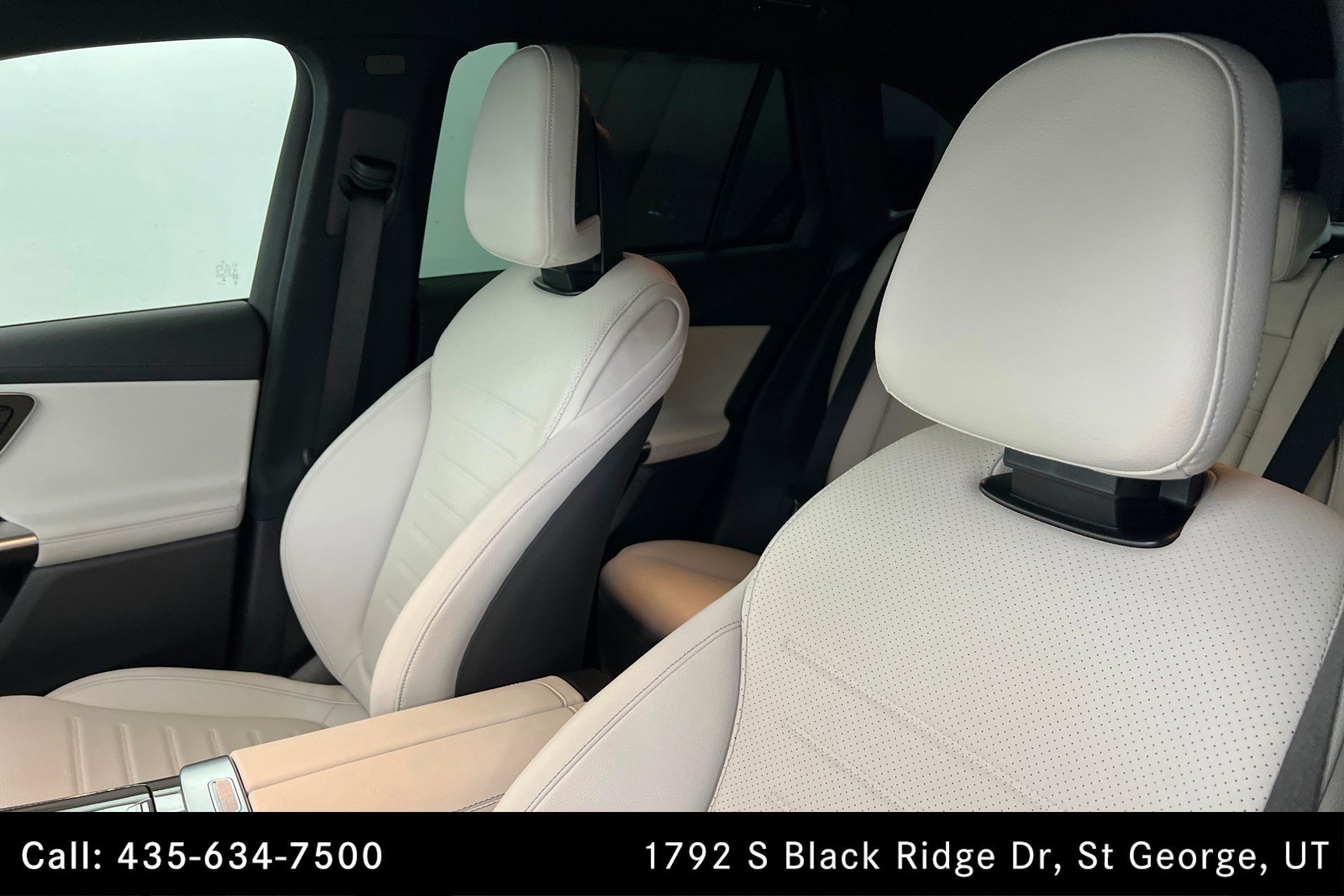 Certified Used 2026 Polar White Mercedes-Benz GLC 300 image 17