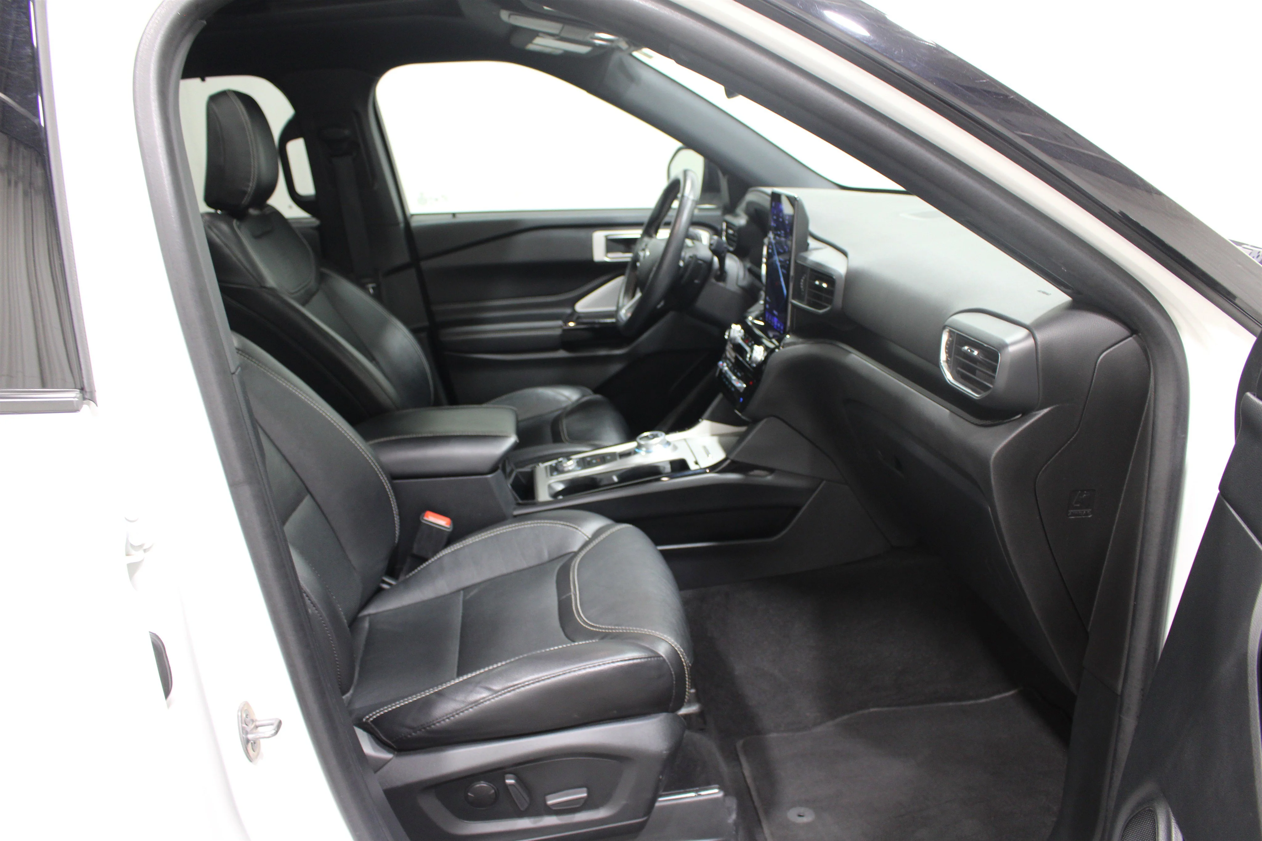 2022 Ford Explorer ST - Photo 28