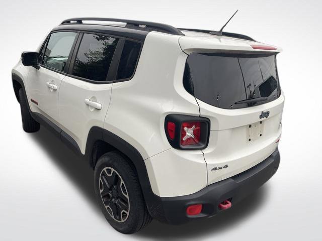 Used 2016 White Jeep Trailhawk image 6