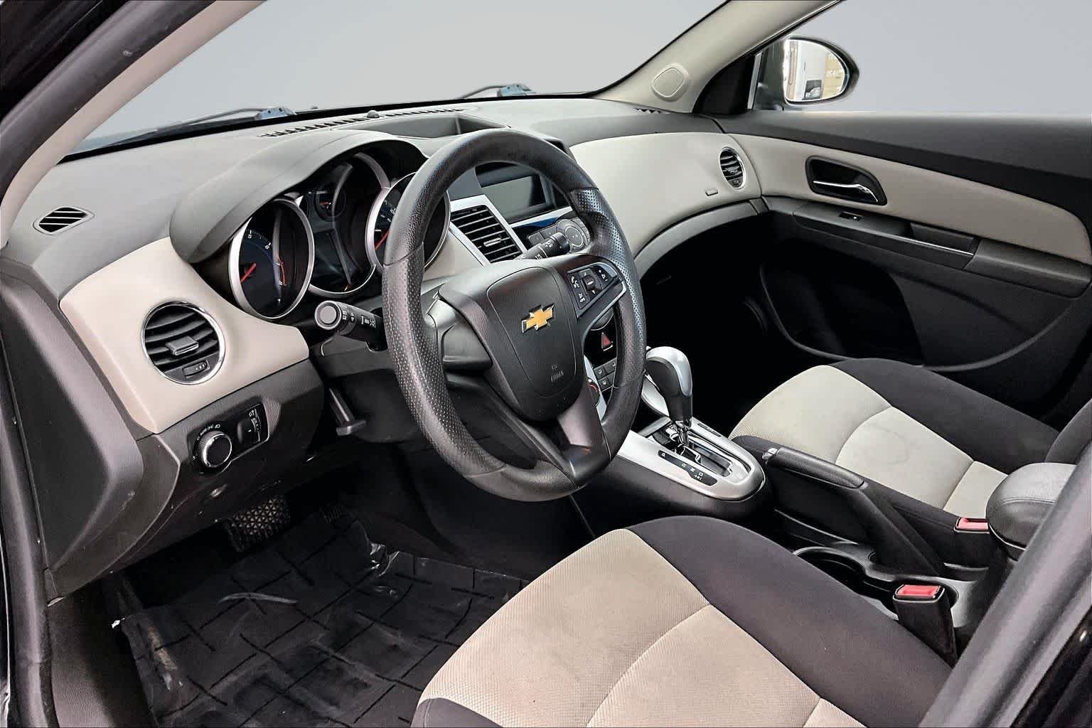 Used 2013 Chevrolet Cruze LS with VIN 1G1PA5SG1D7266636 for sale in Des Moines, IA