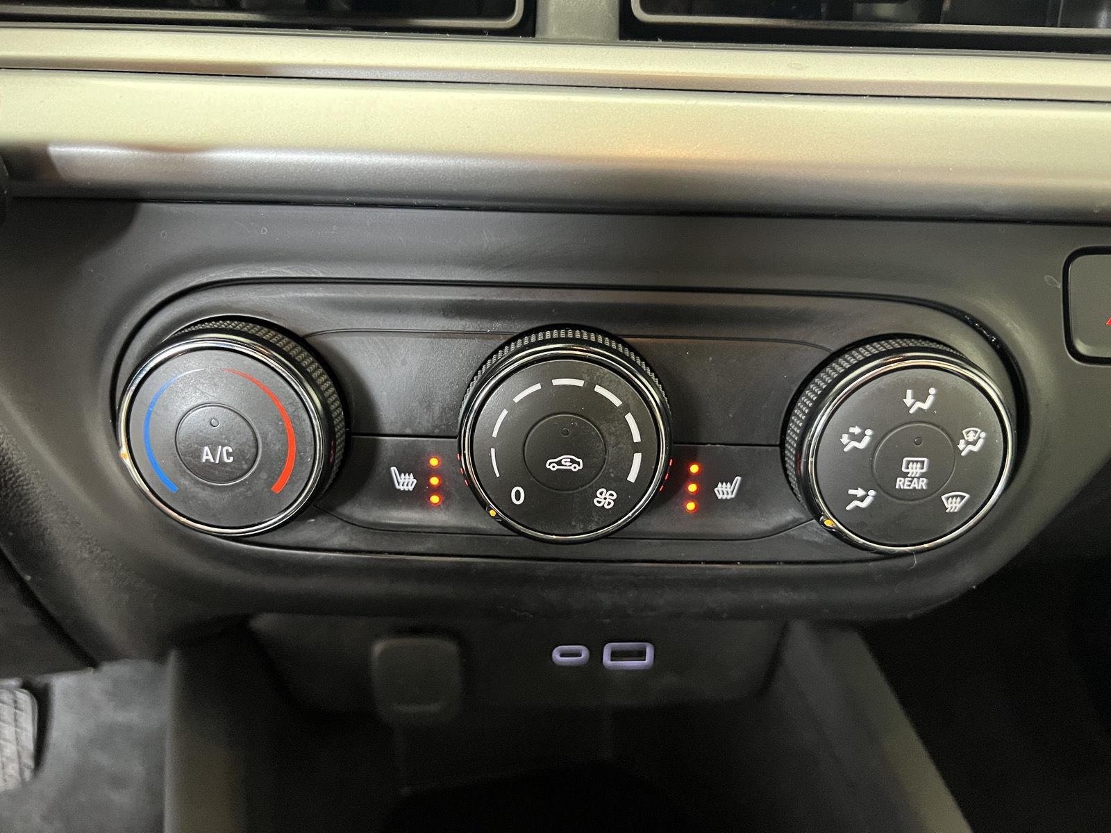 Used 2024 Summit White Chevrolet 1RS image 15