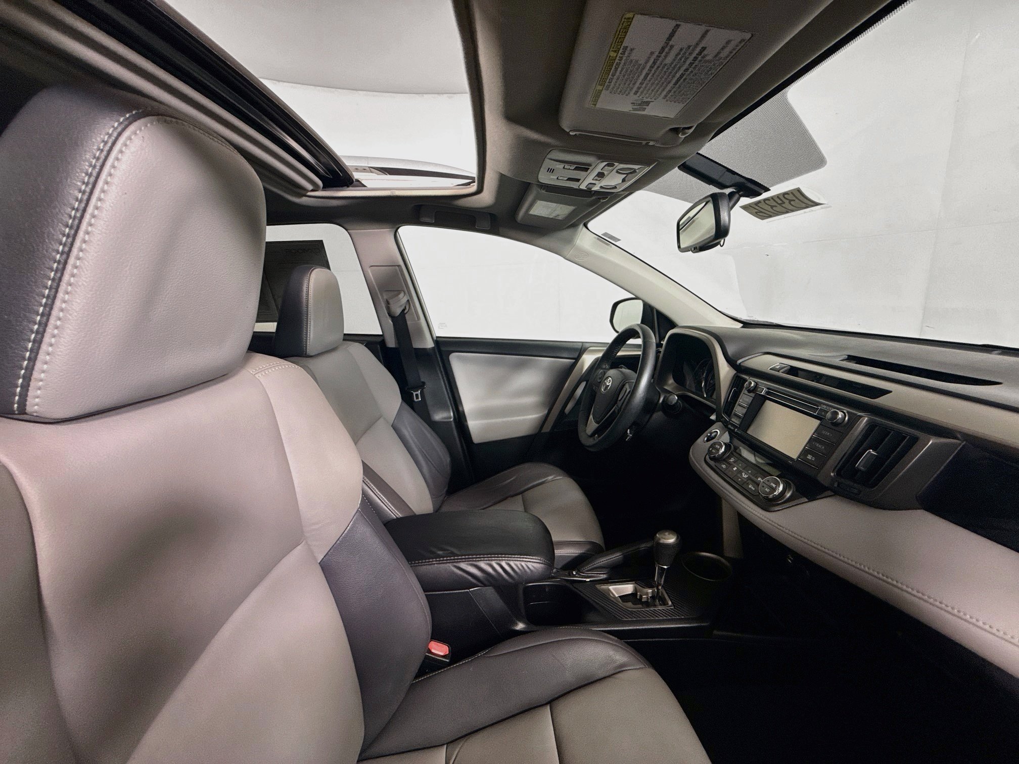Used 2015 Classic Silver Metallic Toyota Limited image 27