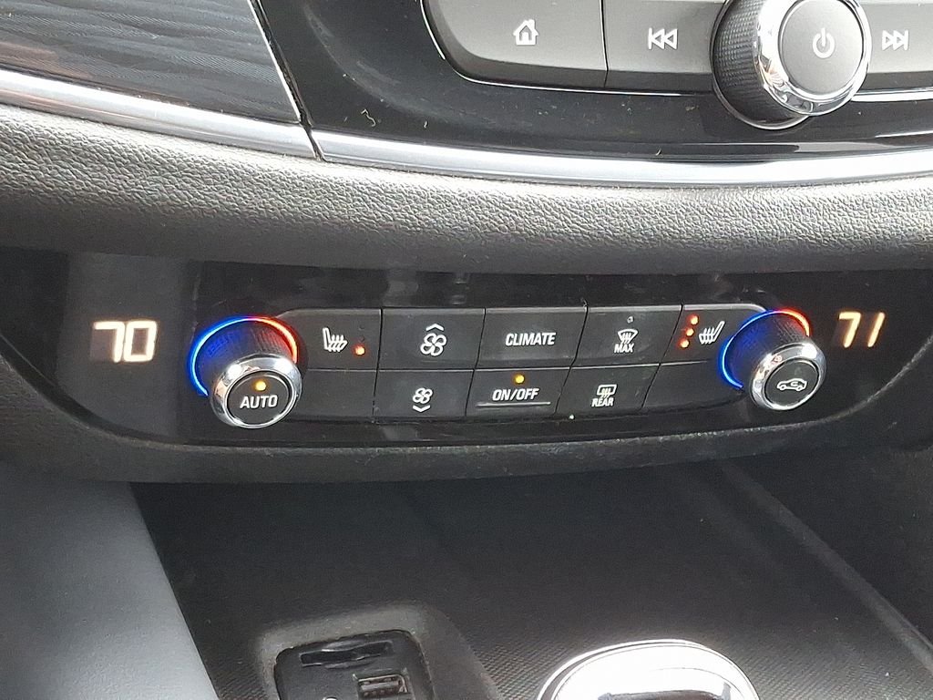 2020 Buick Enclave Essence - Photo 16