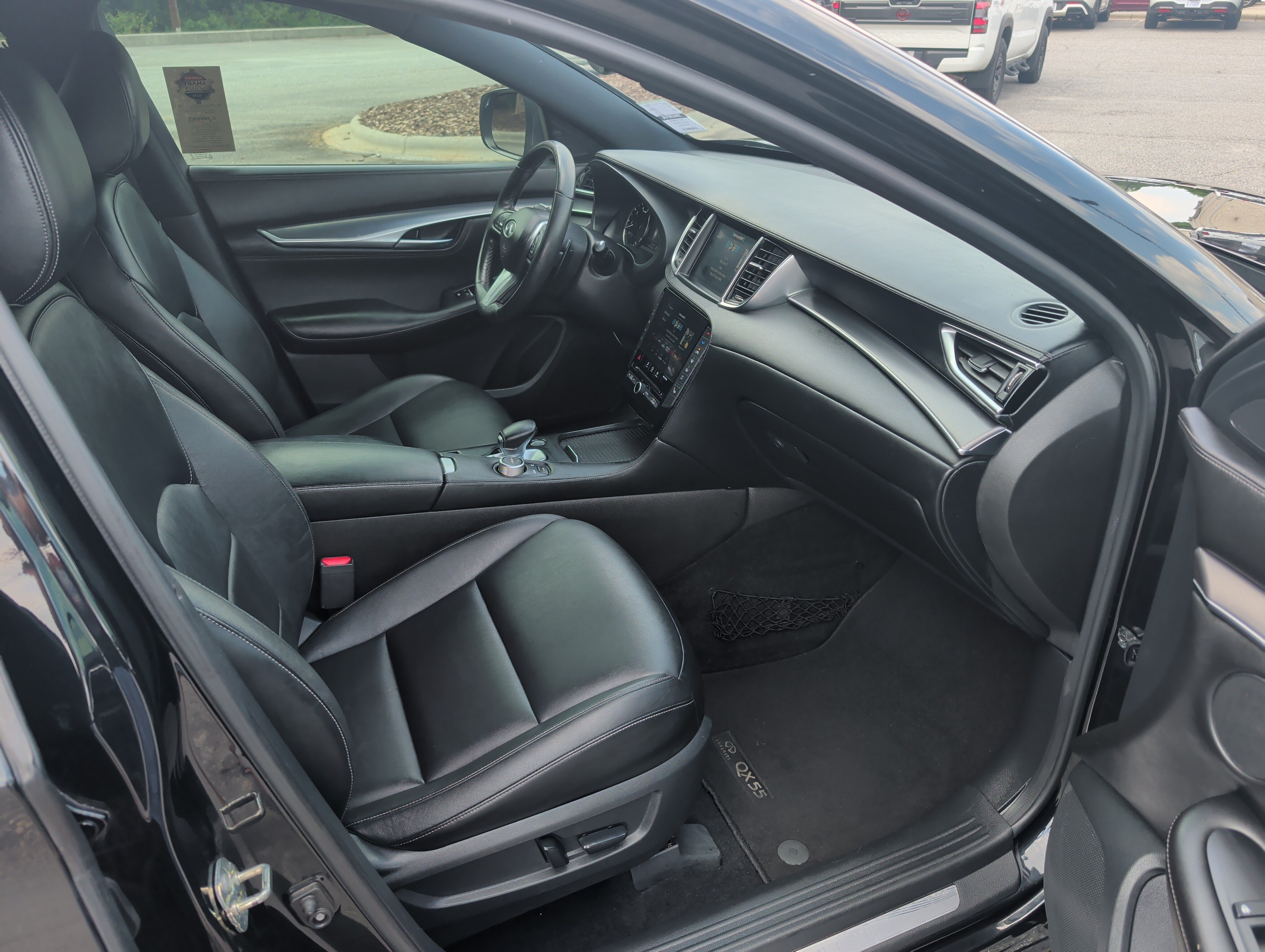 Used 2022 Mineral Black INFINITI LUXE image 12