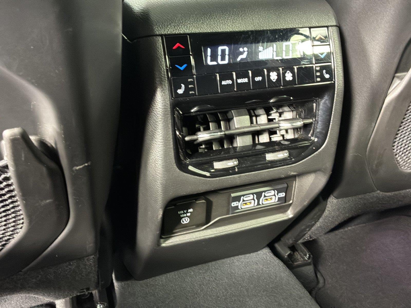 Used 2023 Baltic Gray Metallic Clearcoat Jeep Overland image 12