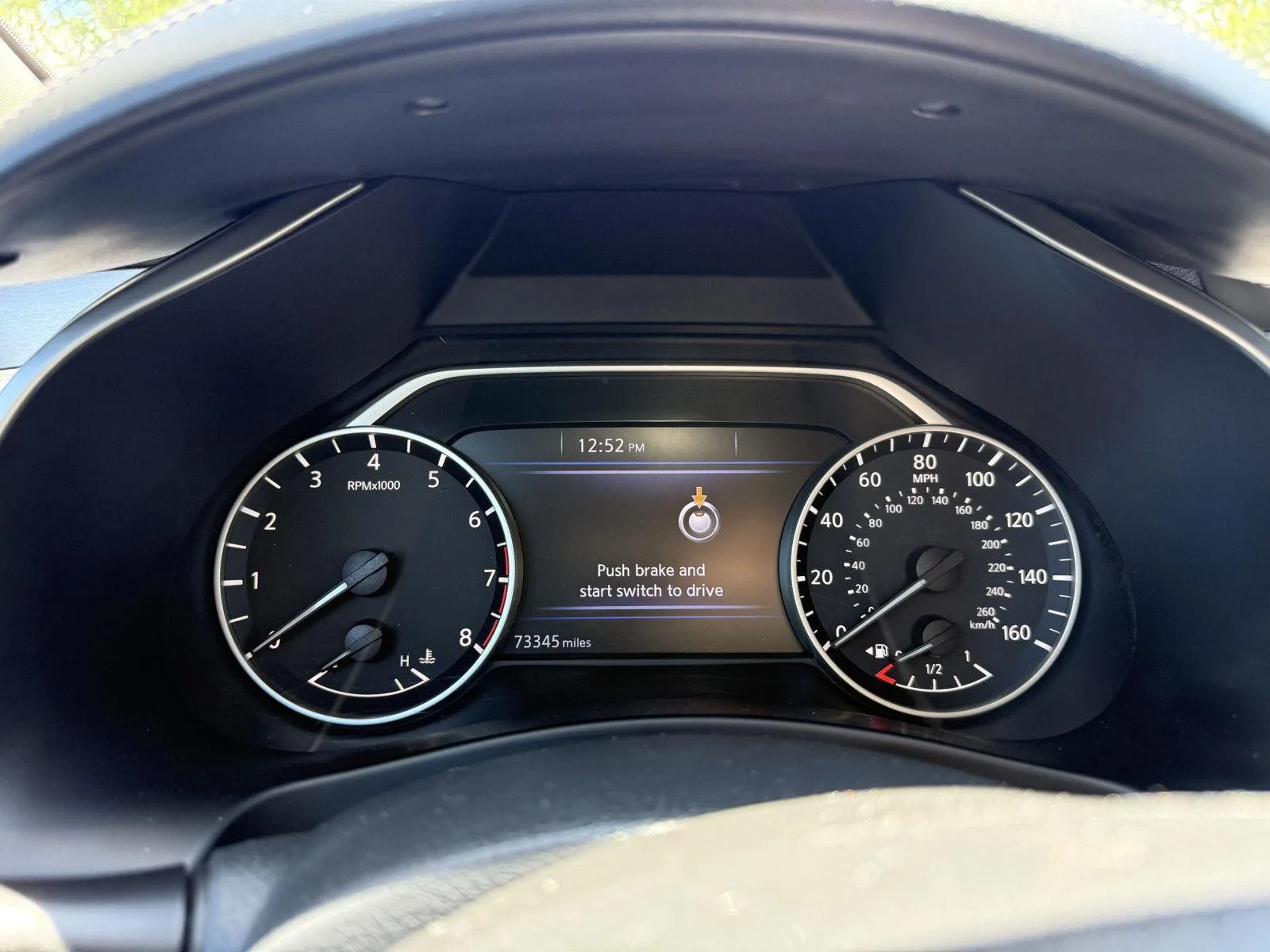 Used 2023  Nissan  image 8