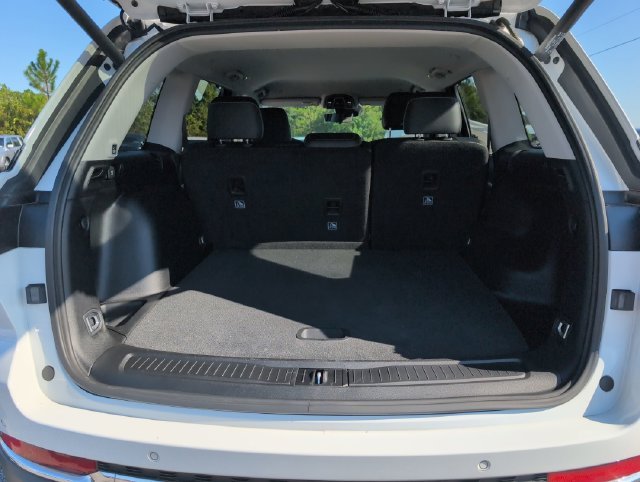 Used 2023 White Jeep Limited image 27