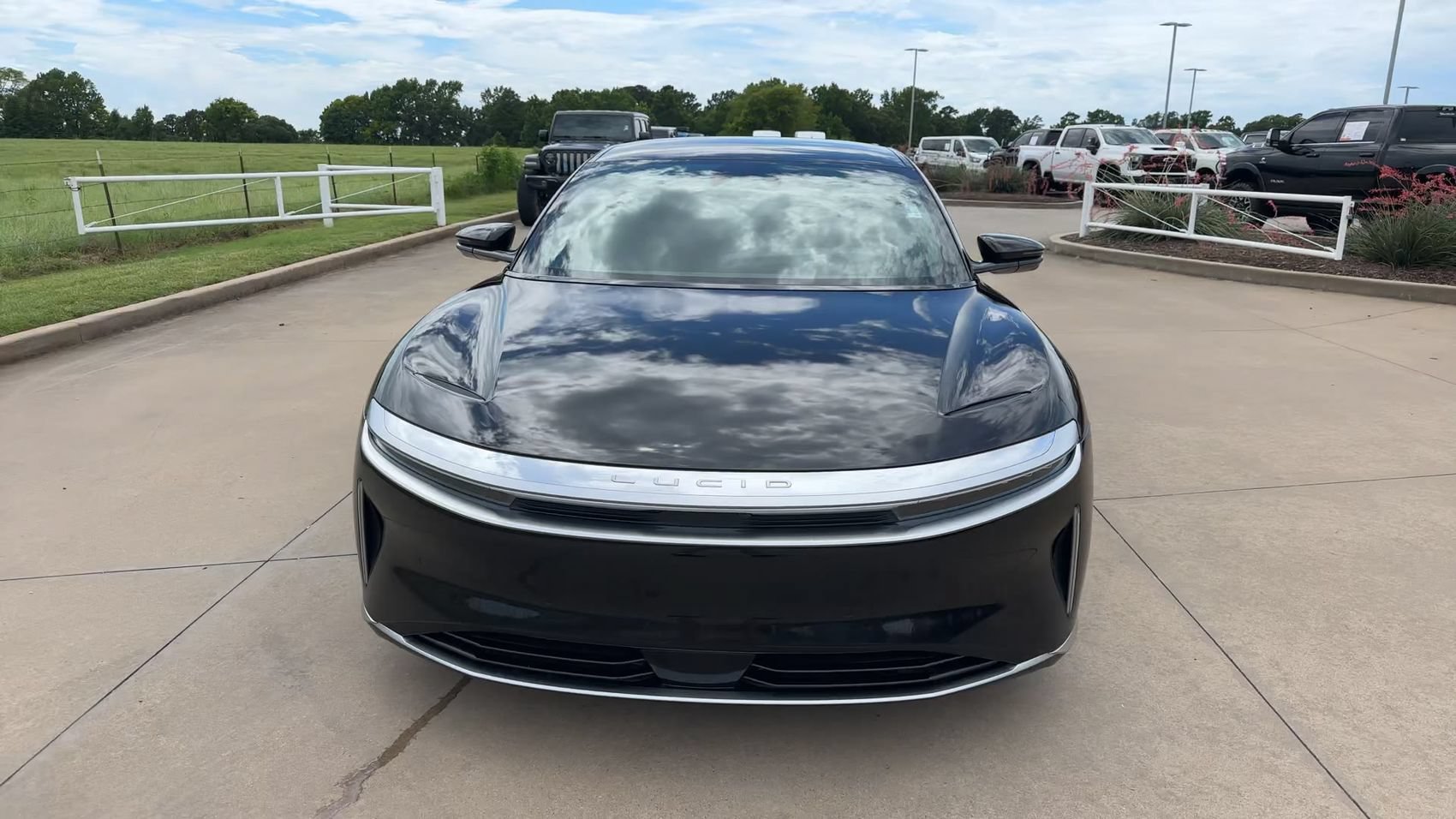 Used 2024 Black Lucid Touring image 4