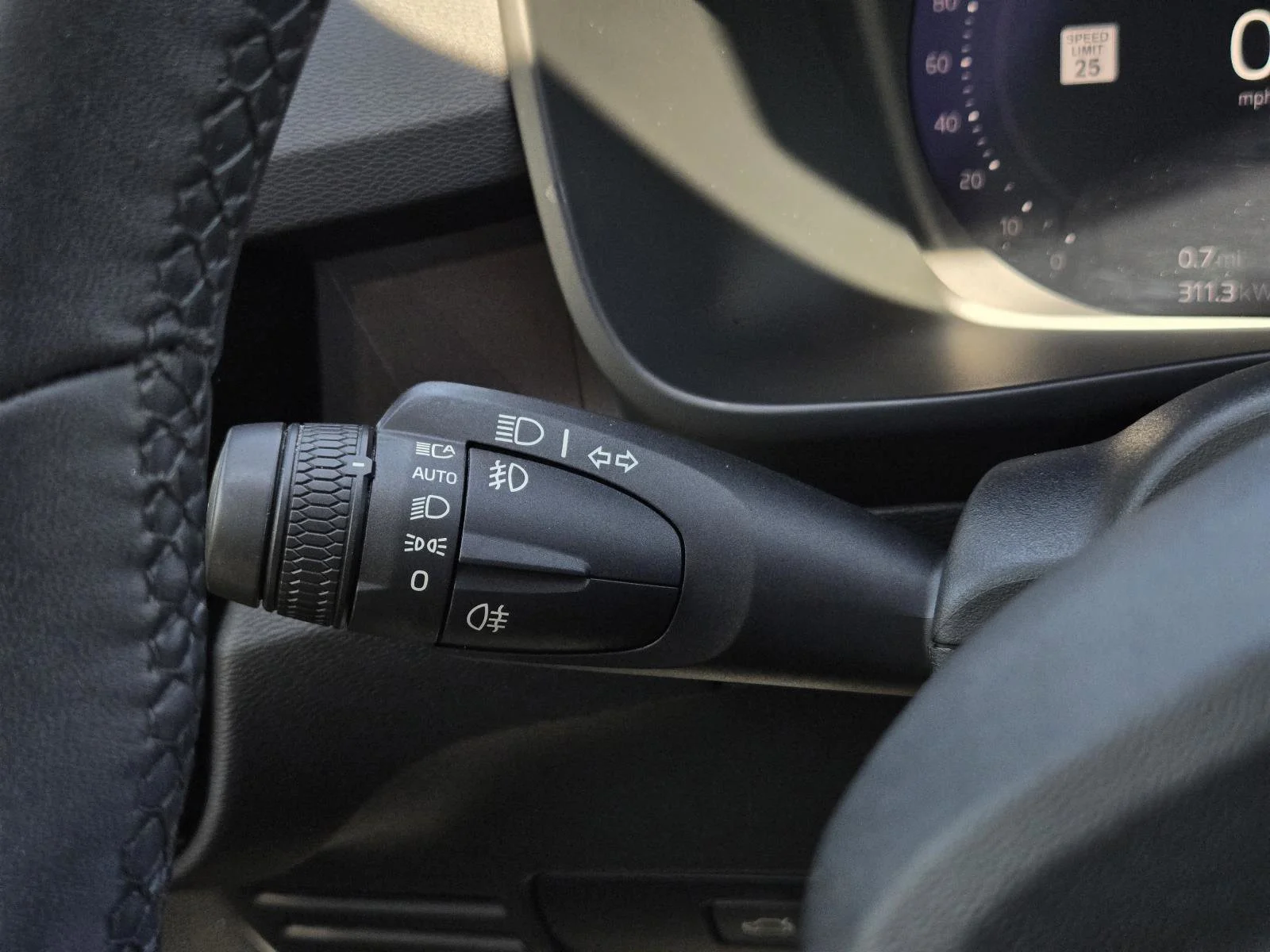 Used 2023 Thunder Gray Metallic Volvo Plus image 19