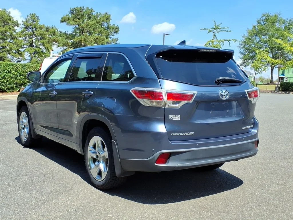 Used 2015 Blue Toyota Limited Platinum V6 image 30