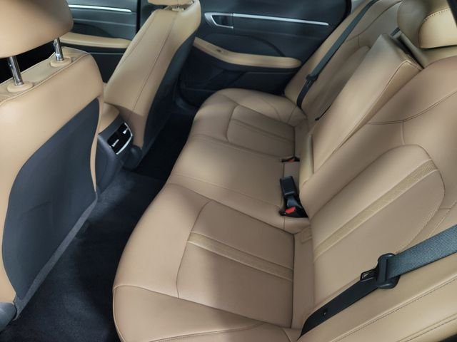 Used 2025 White Hyundai Limited image 16