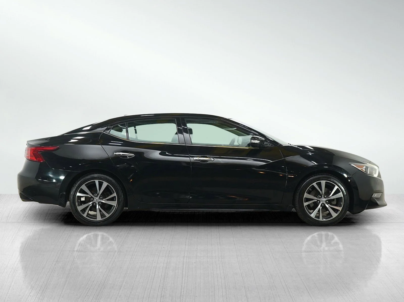 Used 2017 Super Black Nissan 3.5 SV image 6