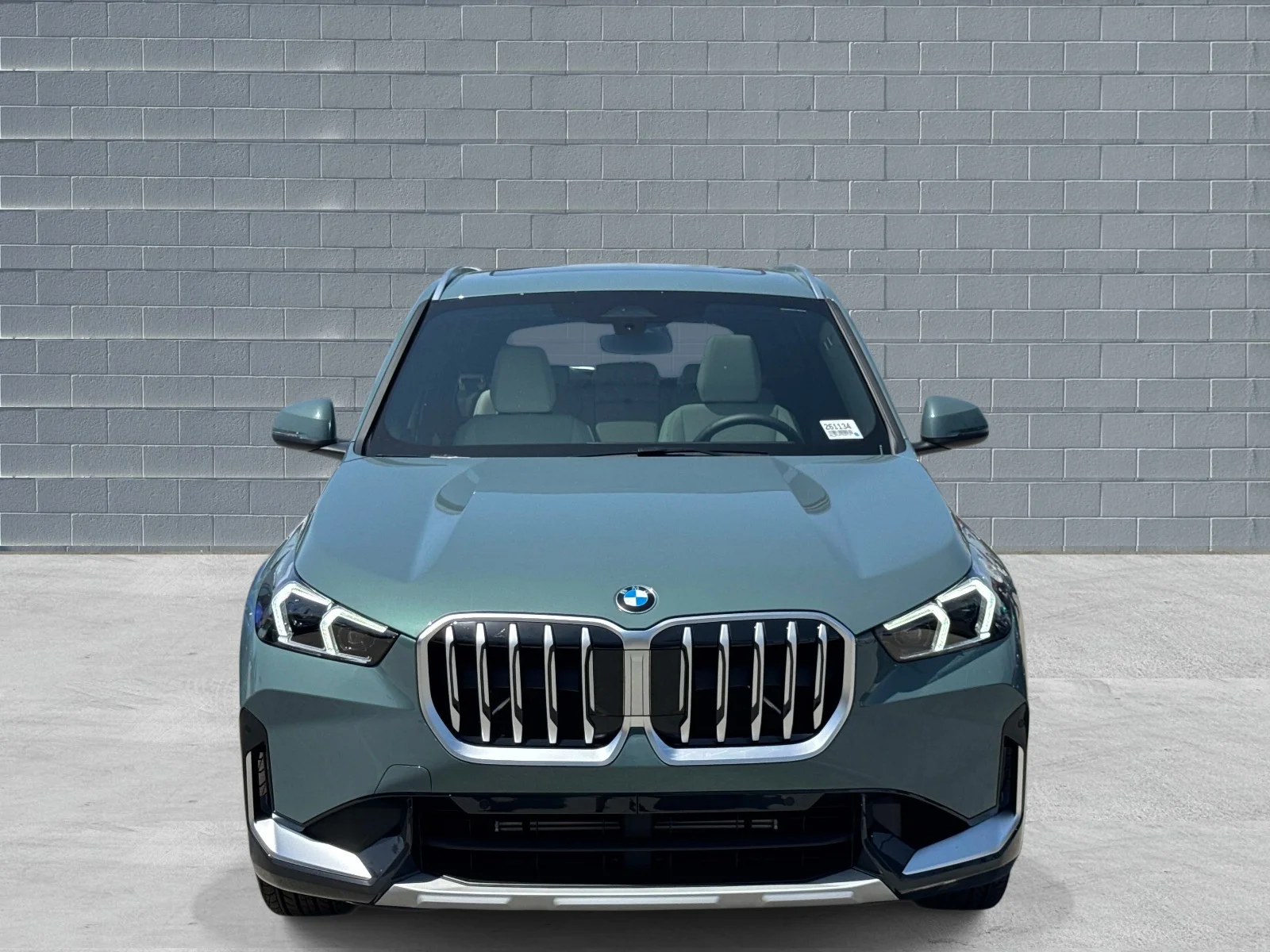 New 2026 Cape York Green Metallic BMW xDrive28i image 2