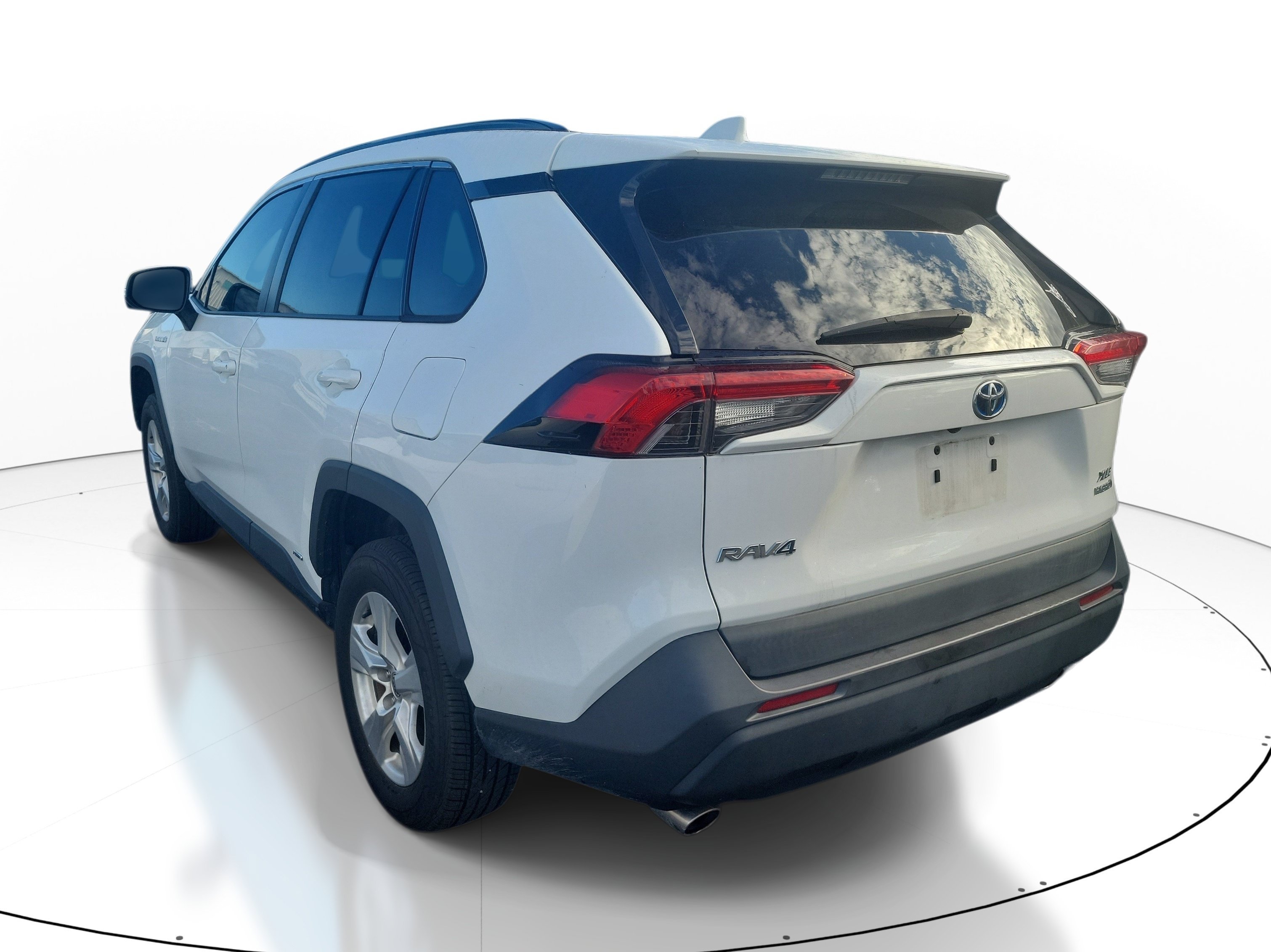 Used 2021 Super White Toyota XLE image 6