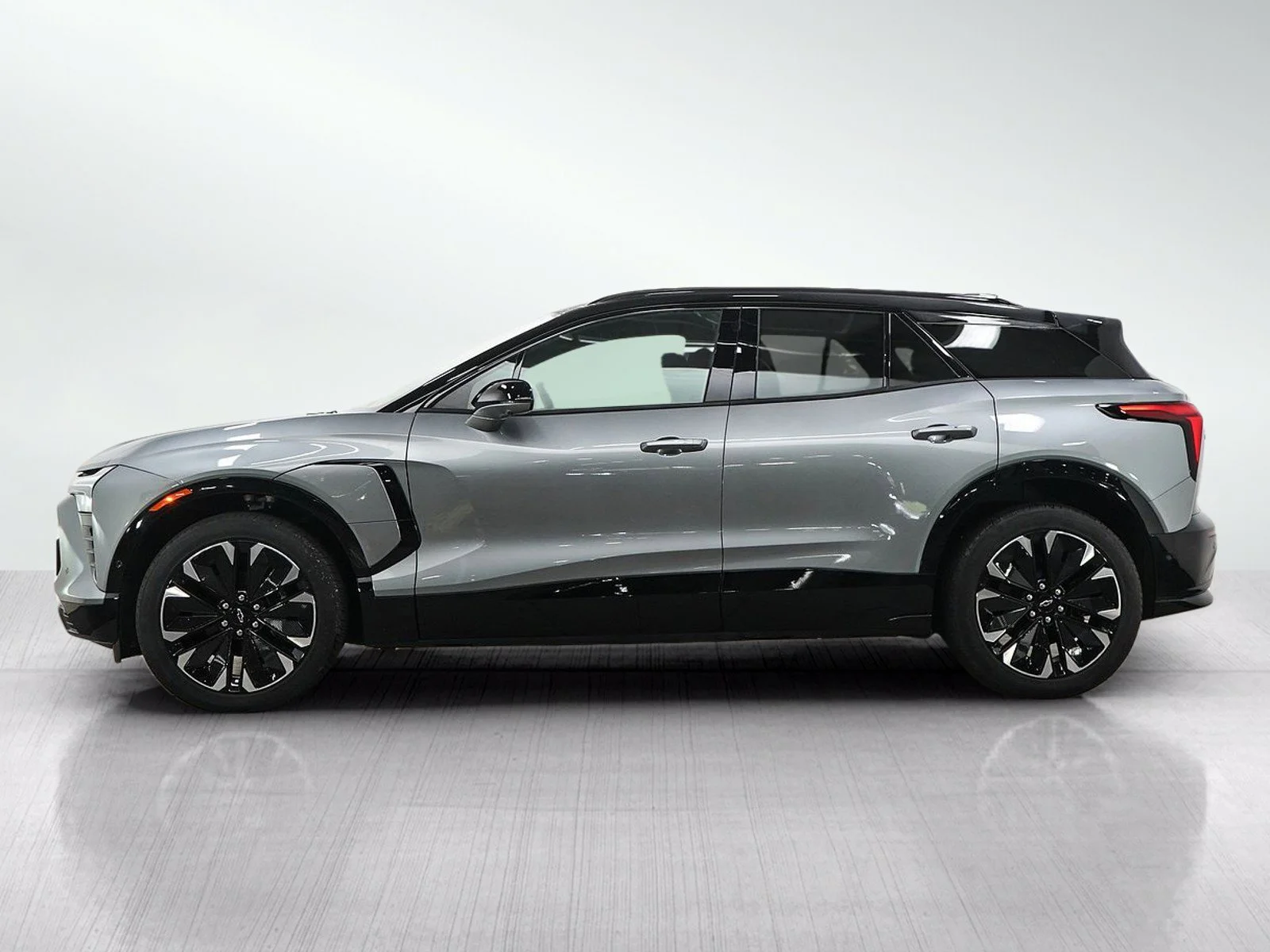 Used 2026 Chevrolet Blazer EV RS with VIN 3GNKD1RJ8TS100253 for sale in Bloomington, Minnesota