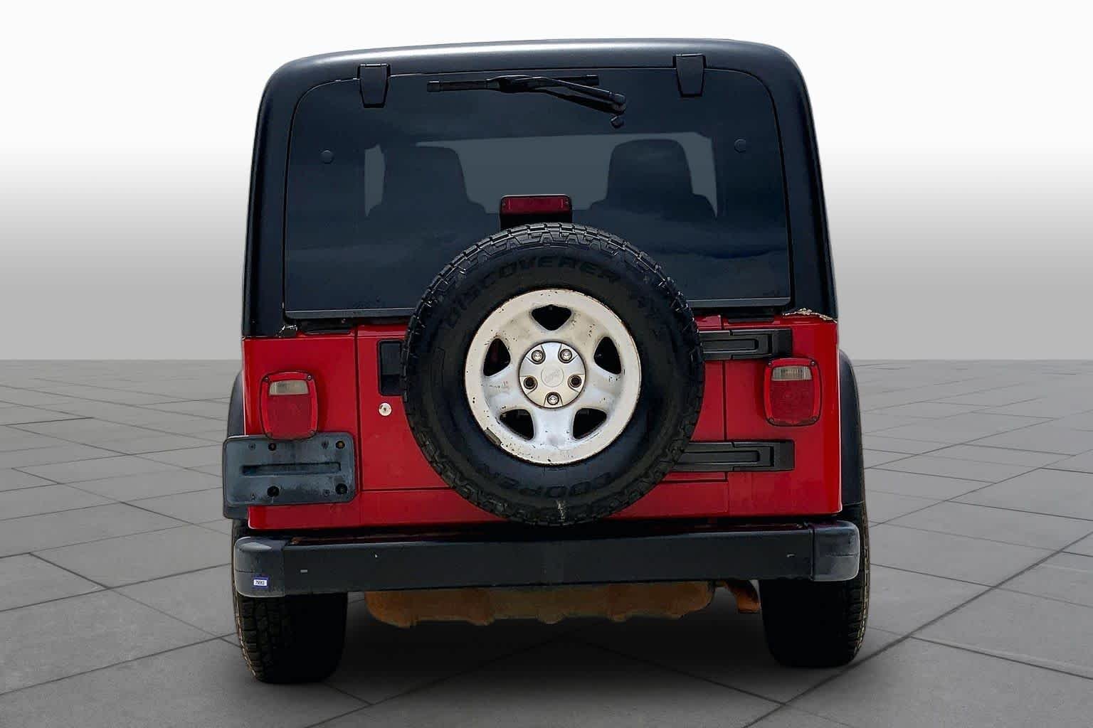 Used 2005 Flame Red Jeep X image 4