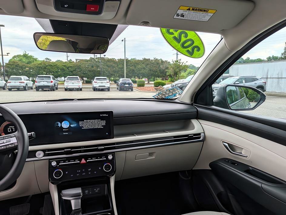 Used 2025 Hampton Gray Hyundai SEL image 10