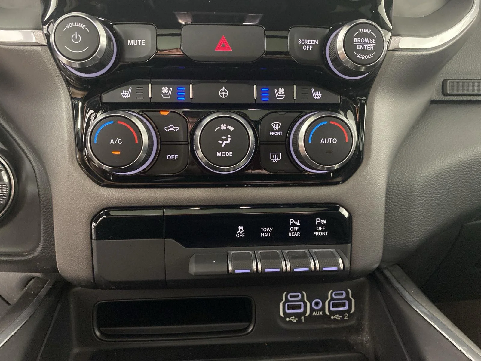 Used 2021 Diamond Black Crystal Pearlcoat Ram Laramie image 24