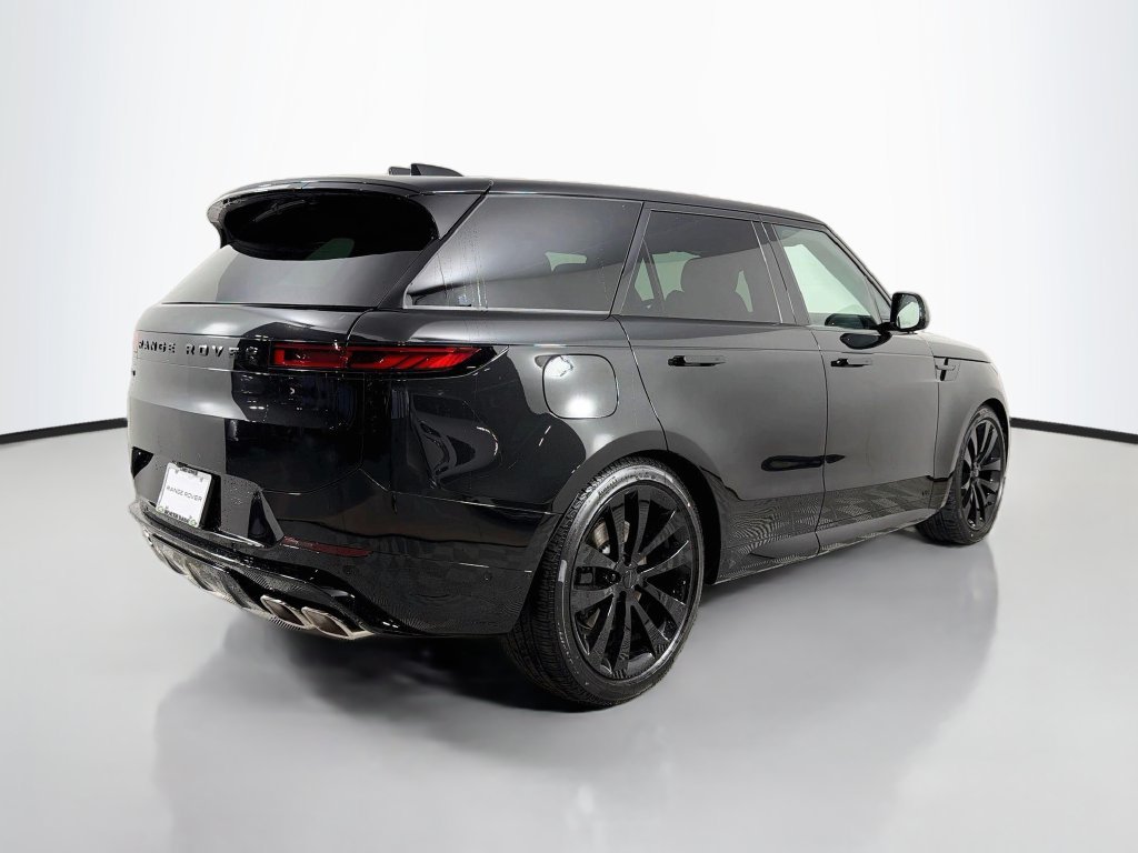 New 2027 Santorini Black Land Rover  Dynamic SE P530 image 5
