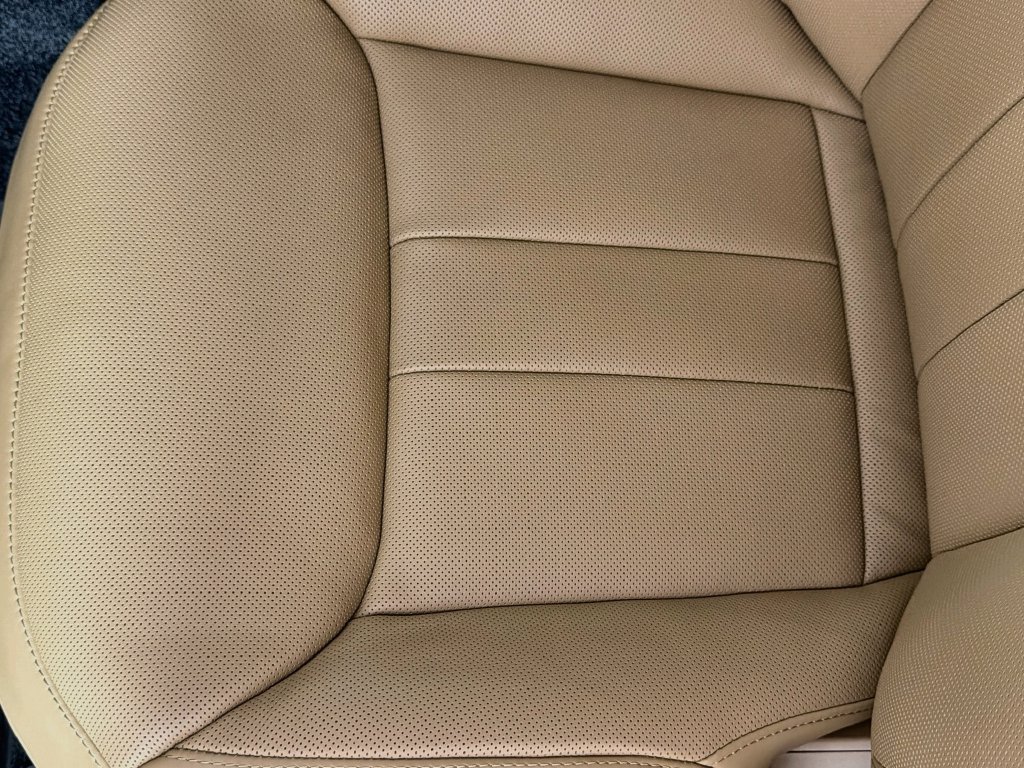 New 2027 Belgravia Green Land Rover SE image 20