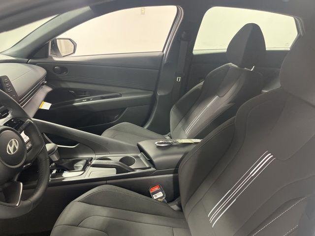New 2026 White Hyundai SEL Sport image 8