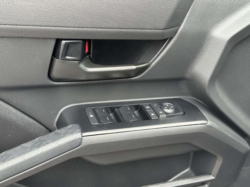 Used 2025  Toyota SR5 image 18