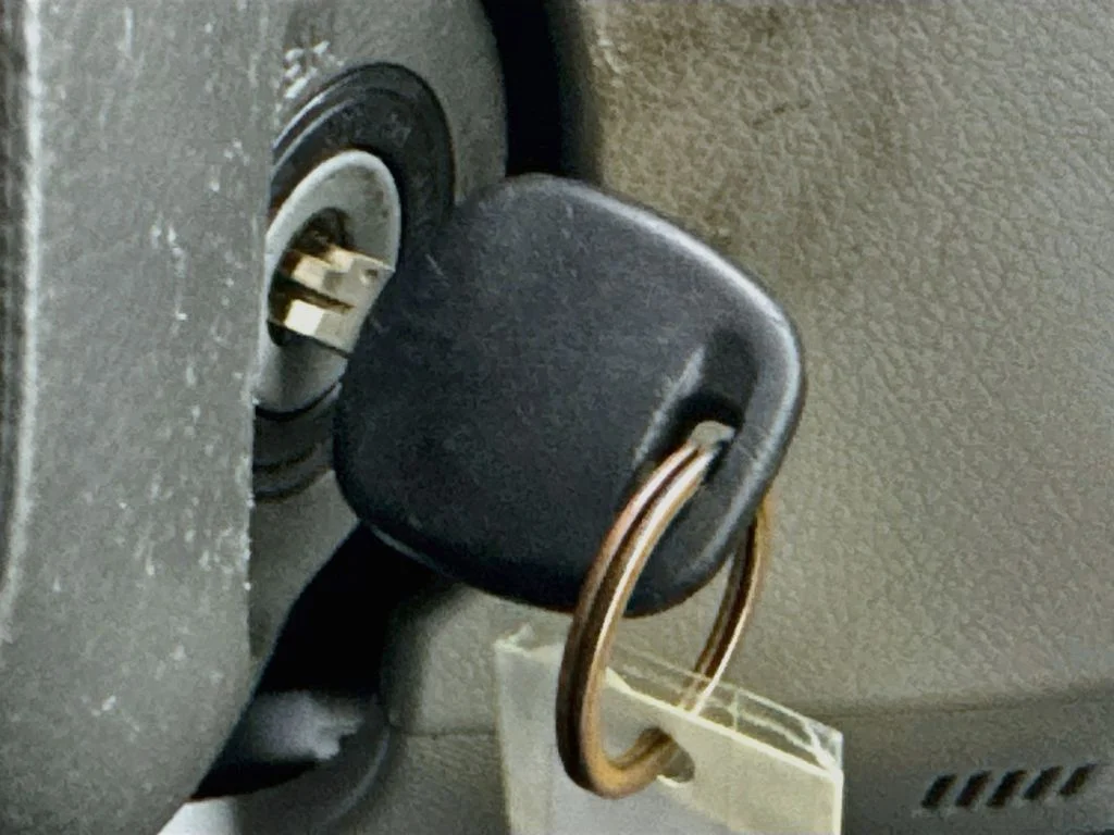 Used 2007 Silver Toyota XLE image 18