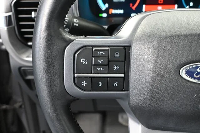 Used 2023 Gray Ford Lariat image 31