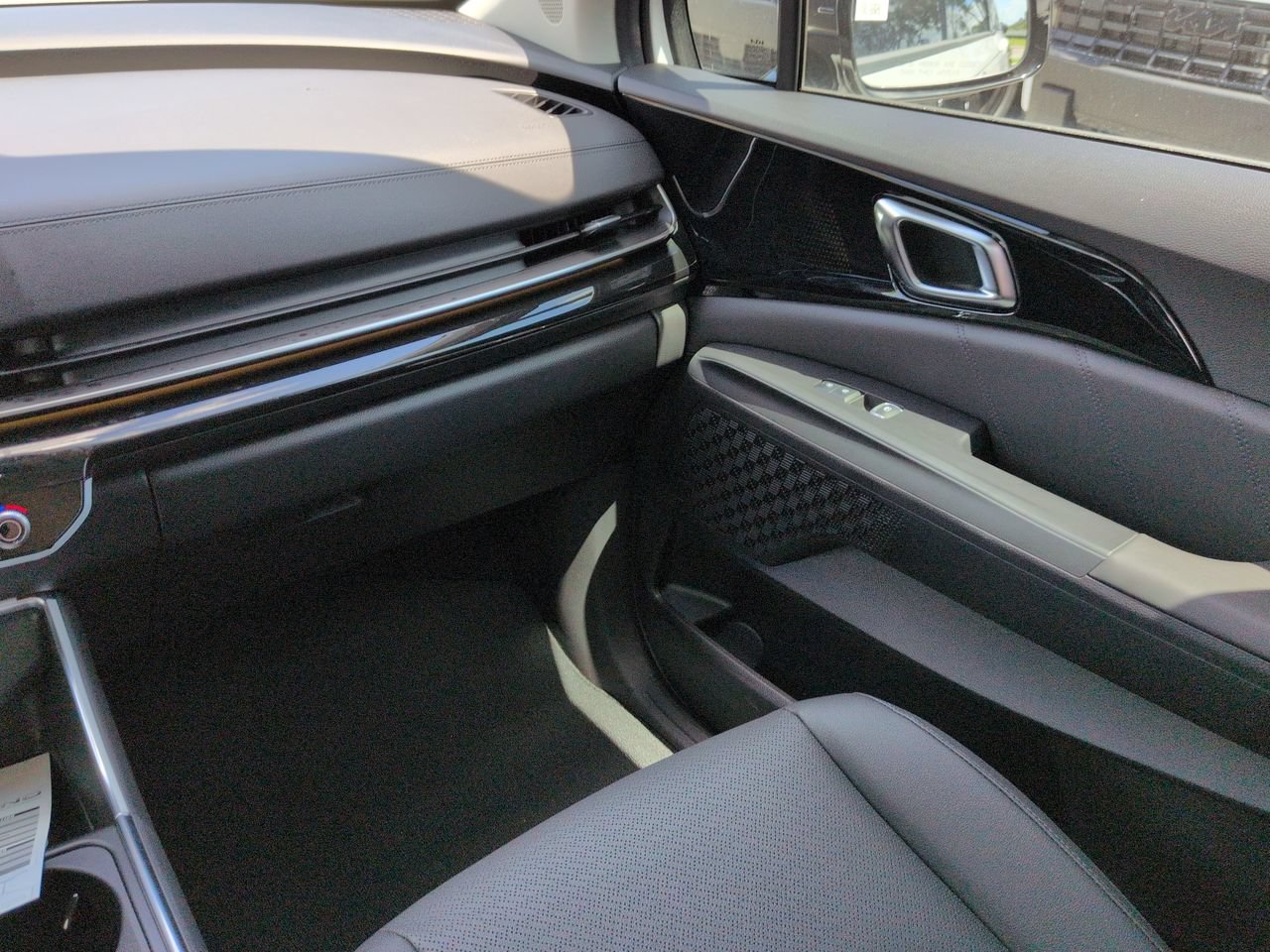 New 2026 Snow White Pearl Kia SX Prestige image 20