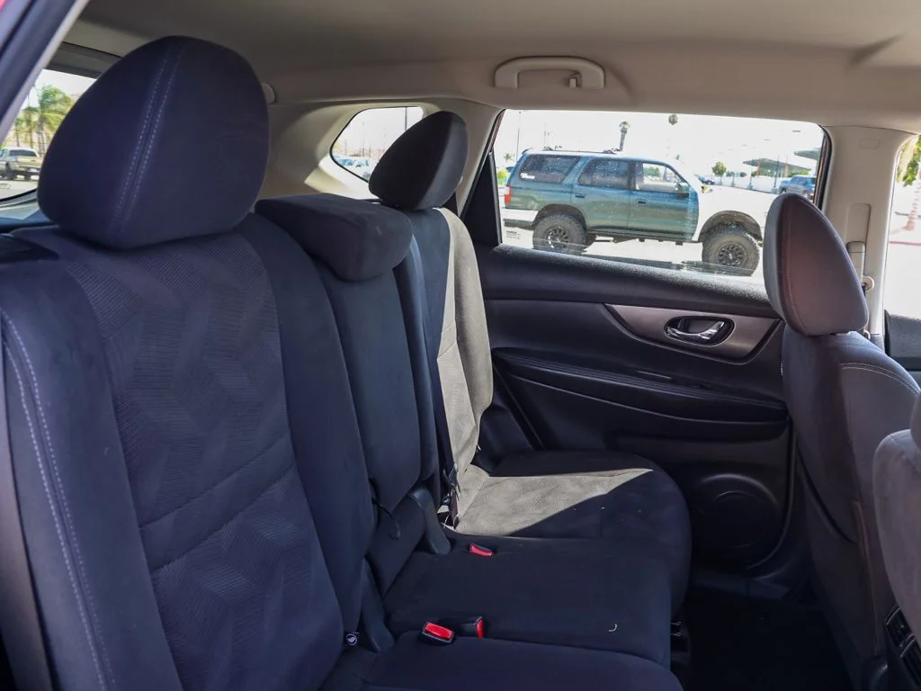 Used 2015 Red Nissan SV image 17