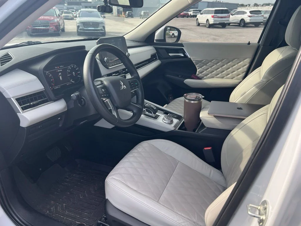 Used 2024 White Mitsubishi SEL image 10