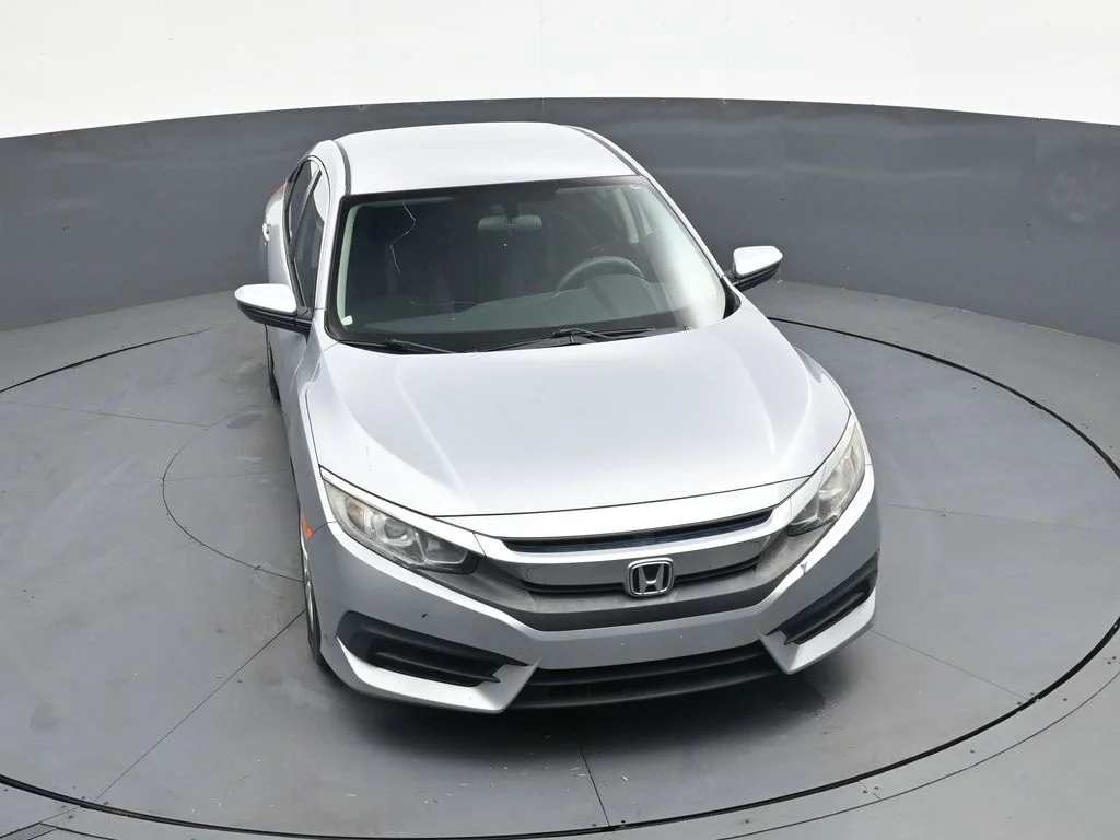 Used 2018  Honda LX image 22