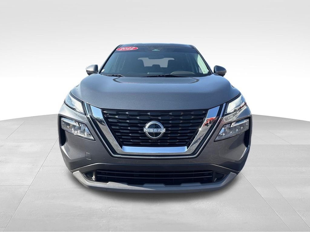 Used 2022 Gray Nissan SV image 8