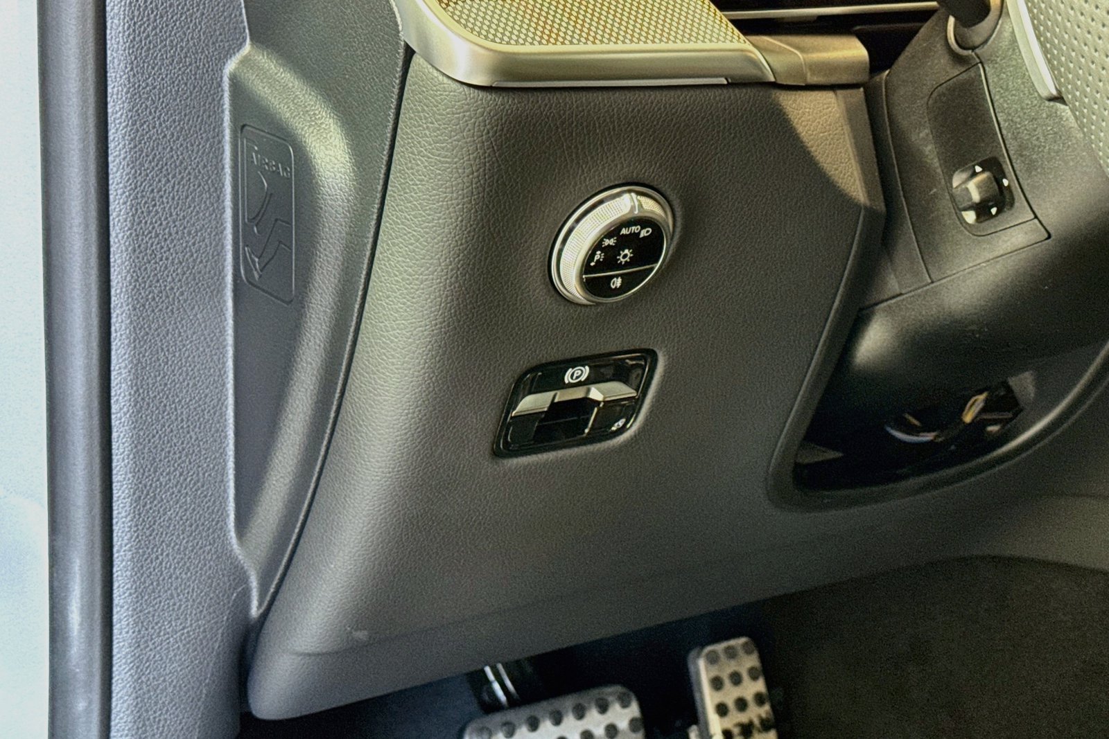New 2026 Cirrus Silver Metallic Mercedes-Benz GLC 300 image 10