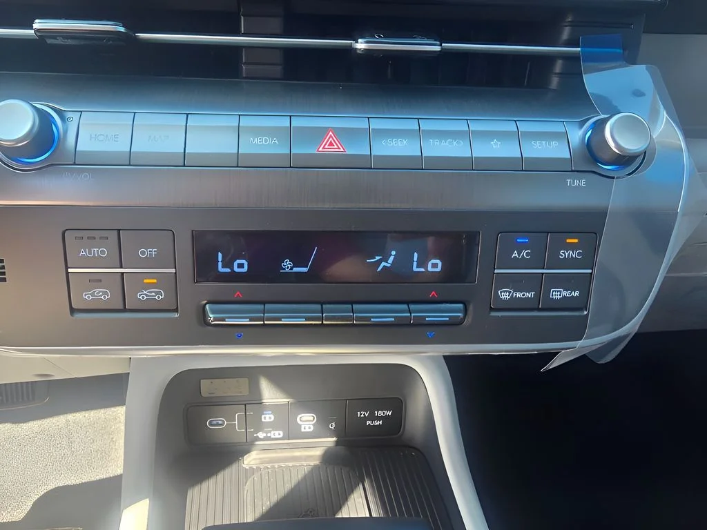 Used 2026 Atlas White Hyundai SEL Sport image 22