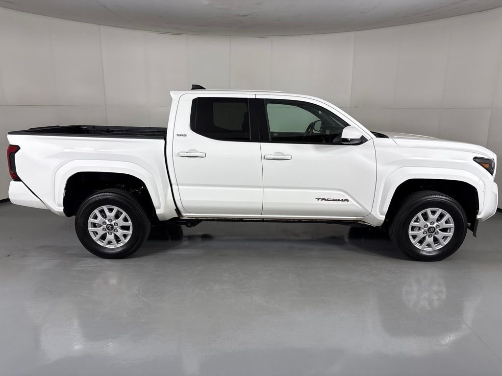 Used 2025 White Toyota SR5 image 9